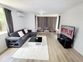 3-Bedroom house-big yard- Netflix, Hamilton